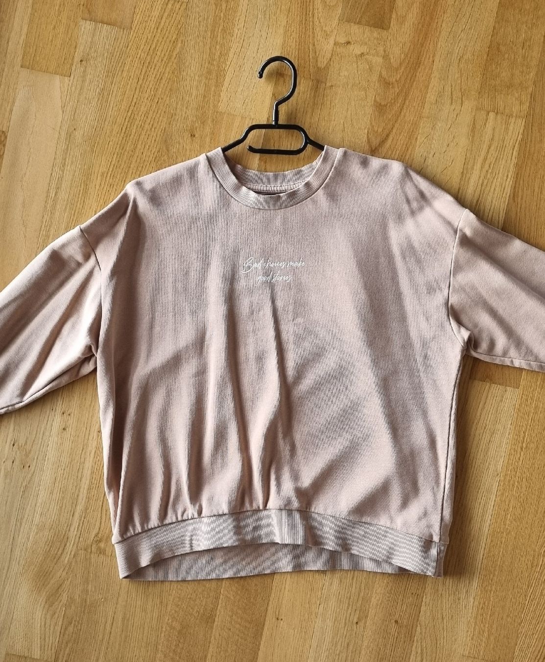 Bershka Pullover & Sweatshirts: Bershka Damen Pullover beige mit Schriftzug, Grösse S – Gebraucht aus Düdingen von 20m_f8bn 1