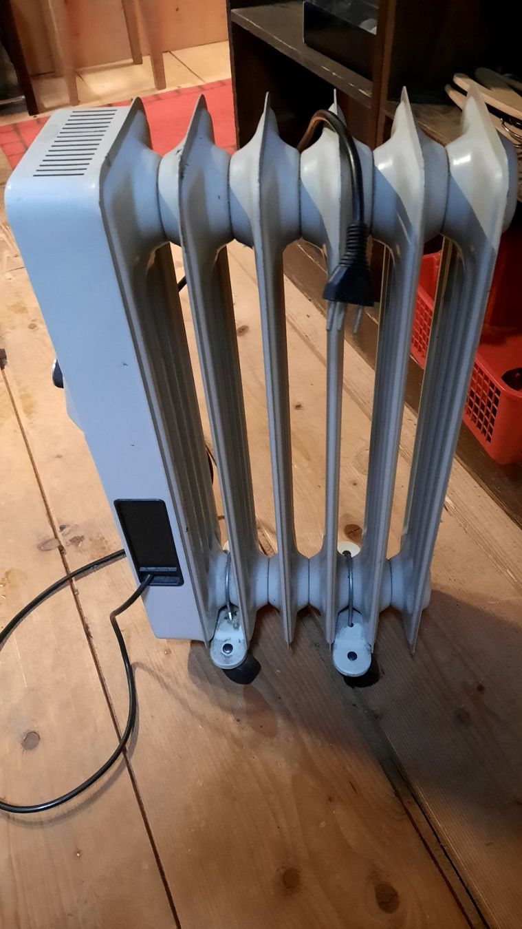 Radiatori: Radiator el. heizung – Usato da Ebnat-Kappel venduto da simlabeat 1