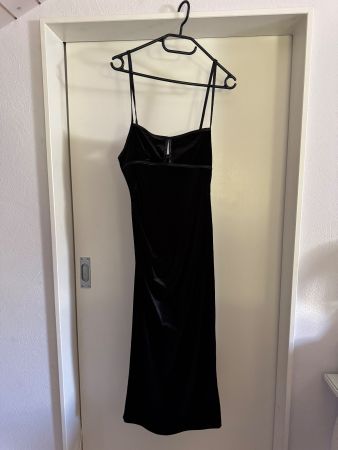 Elegant Zara Black Velvet Dress