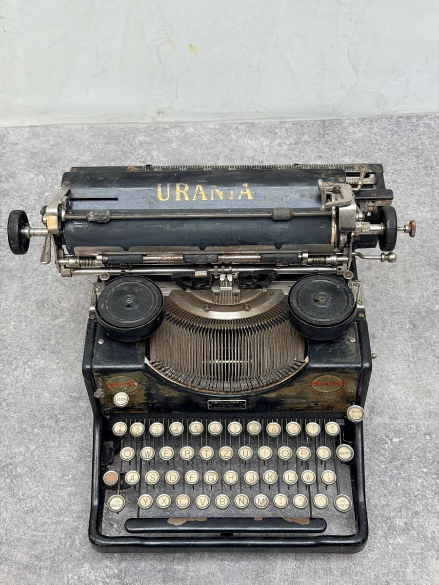 Schreibmaschinen: Machine à écrire mécanique Urania – Gebraucht aus Bulle von ABELiAM 5