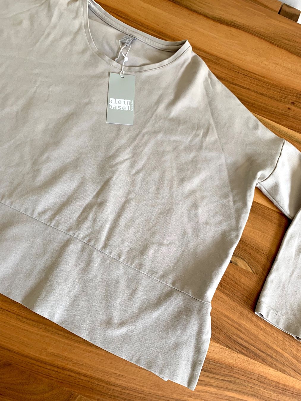 Kleinbasel Maglioni & Felpe: Kleinbasel exklusiver beiger hochwertiger  Pullover Grösse M – Nuovo e nell'imballaggio originale da Meiringen venduto da Stuffandmore 2