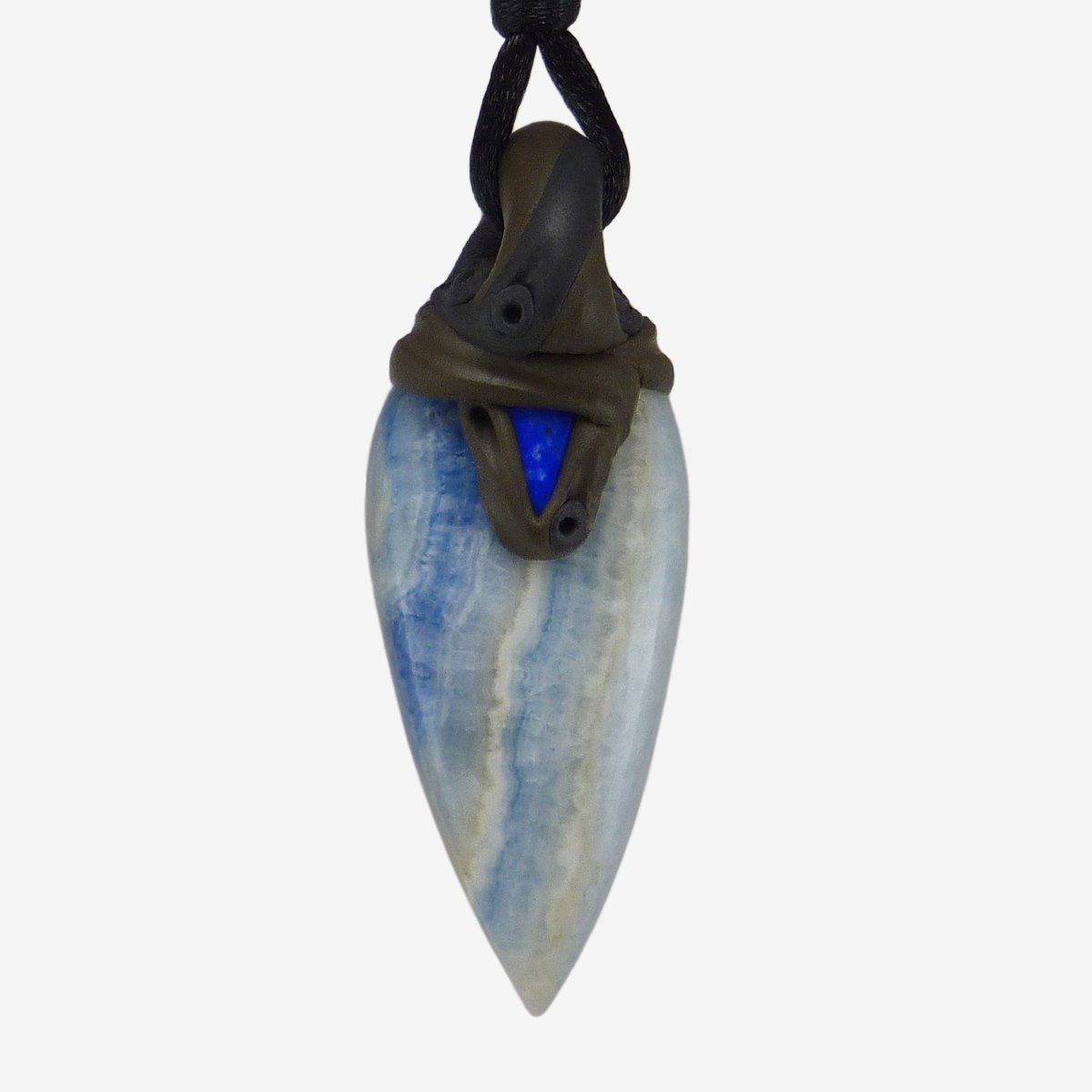 Minerali & Pietre curative: Scheelit in Dolomit Steinanhänger mit Lapislazuli – Nuovo e nell'imballaggio originale da Meilen venduto da BYRD-Design
