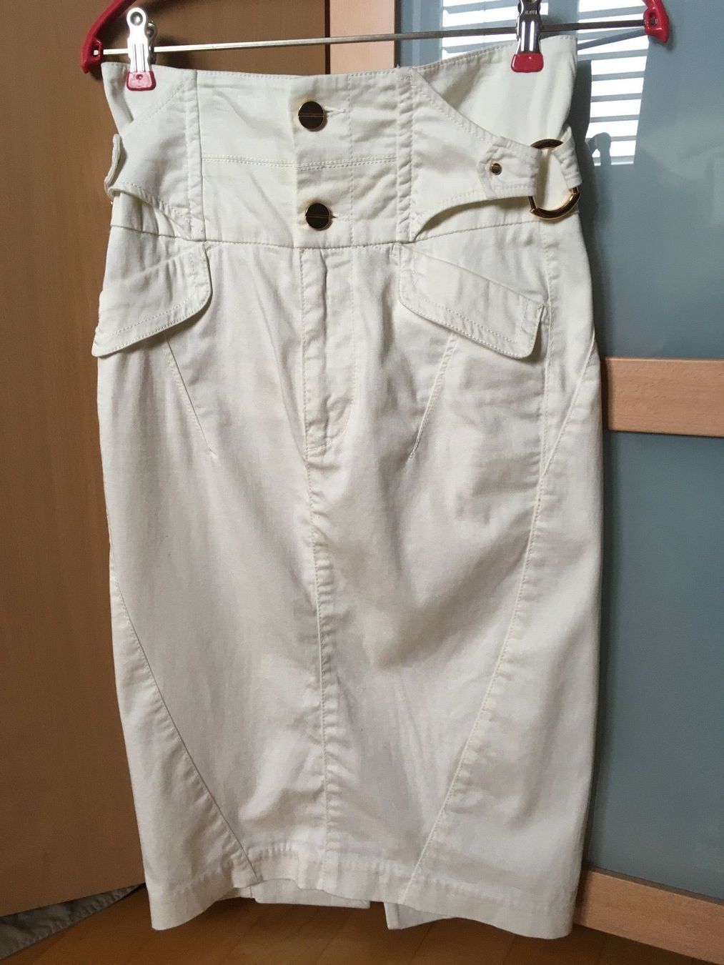 Guess Röcke: Jupe crayon Guess taille haute blanc crème 26 – Neu (gemäss Beschreibung) aus Genève von Libellule477