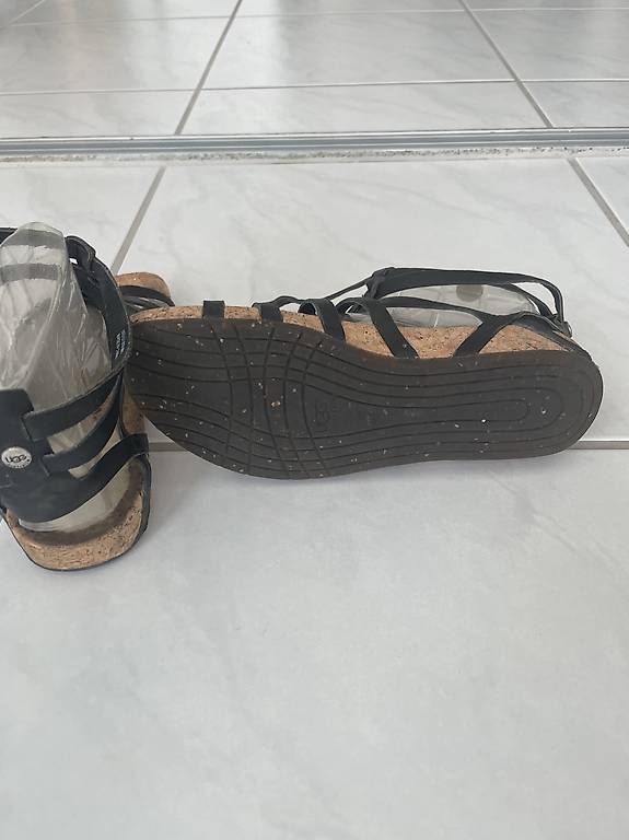 Ugg Scarpe da donna: UGG Sandalen 36 – Usato da Liestal venduto da sonnenbaum 2