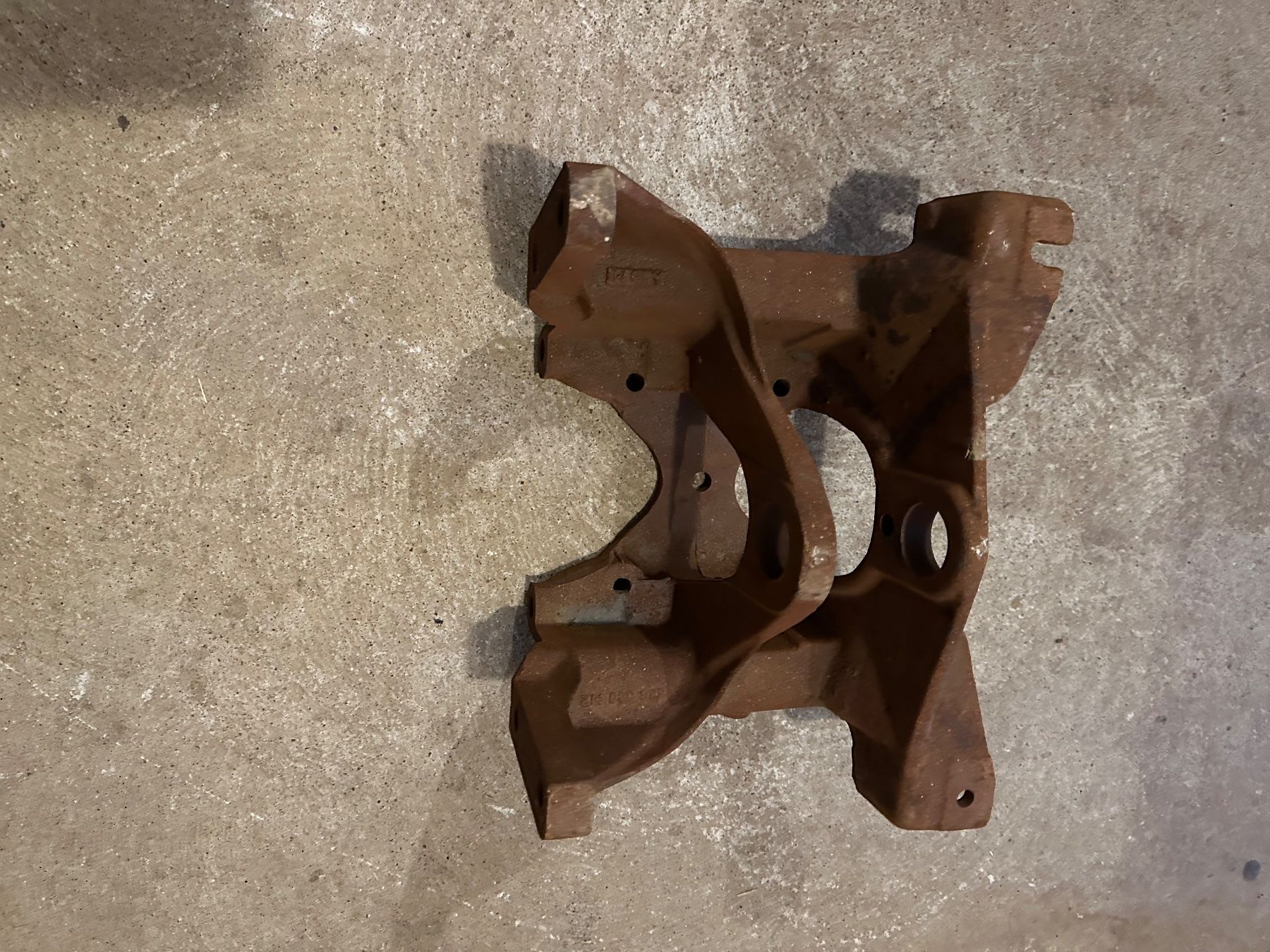 Massey Ferguson Trattori: Massey Fergusson 35 Vorderachs -Träger – Usato da Huttwil venduto da alc_s2gc 8