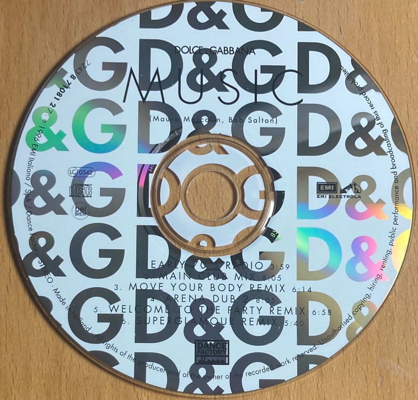 CDs: DOLCE & GABBANA - MUSIC – D'occasion à Poliez-Pittet par Newtown-Records 1