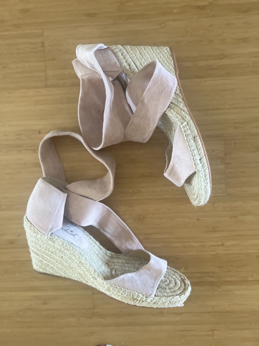 Chaussures femmes: Espadrilles compensées roses à lacets taille 38 état neuf – Neuf (Voir description) à Nyon par ikel78 1