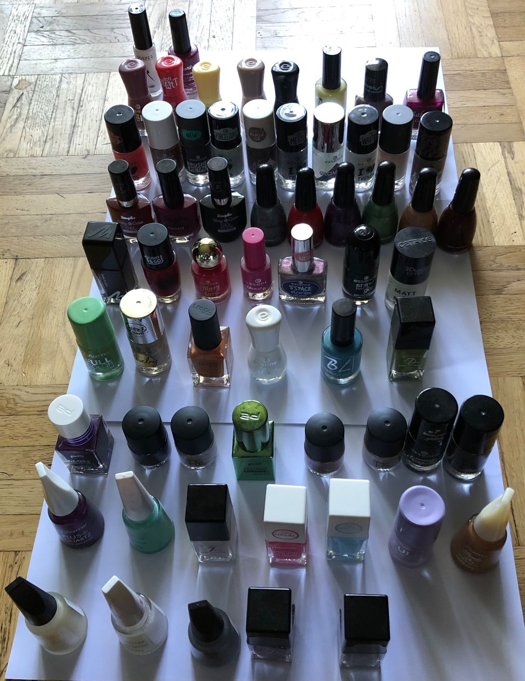 Smalto per unghie: 62 Nagellacke – Usato da Mollis venduto da ges_vlm6