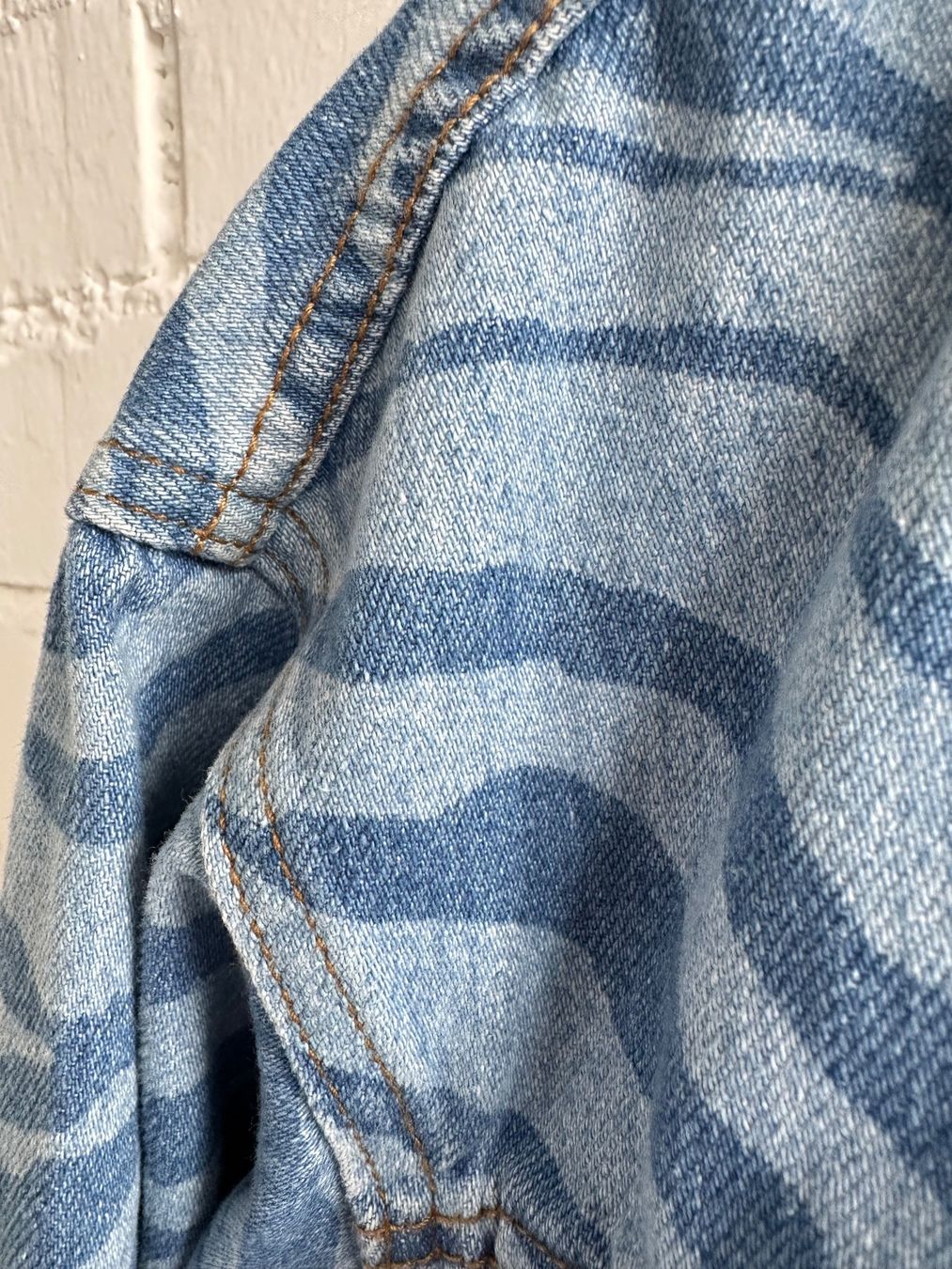 Mango Giacche: Mango Jeansjacke mit Zebra-Print – Gr. S – Usato da Bern venduto da Fraeuleinhonig 3