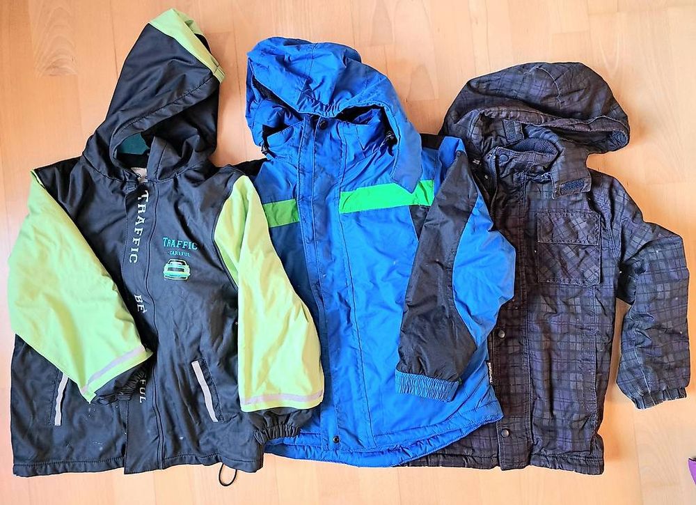 Ensembles coordonnés: Kinder Kleidung Gr. 122 -128 Set 22 Stücke – D'occasion à Adliswil par Yokozok 1