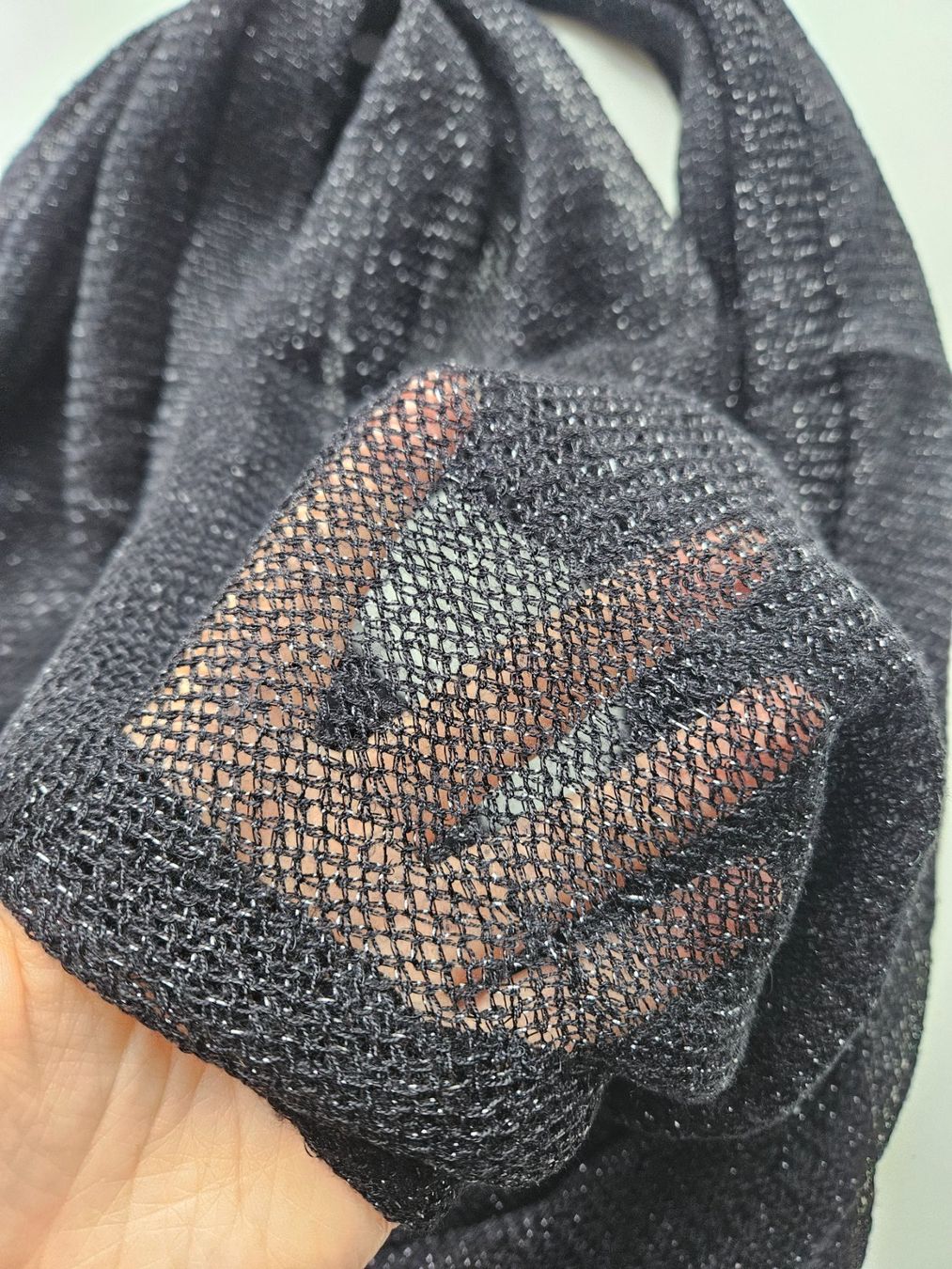 Foulard & Sciarpe: Rund-Schal schwarz – Usato da Schaffhausen venduto da sabrina915 1