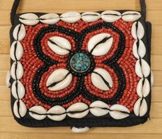 Kleine indische Boho Tasche mit Muscheln und Glasperlen