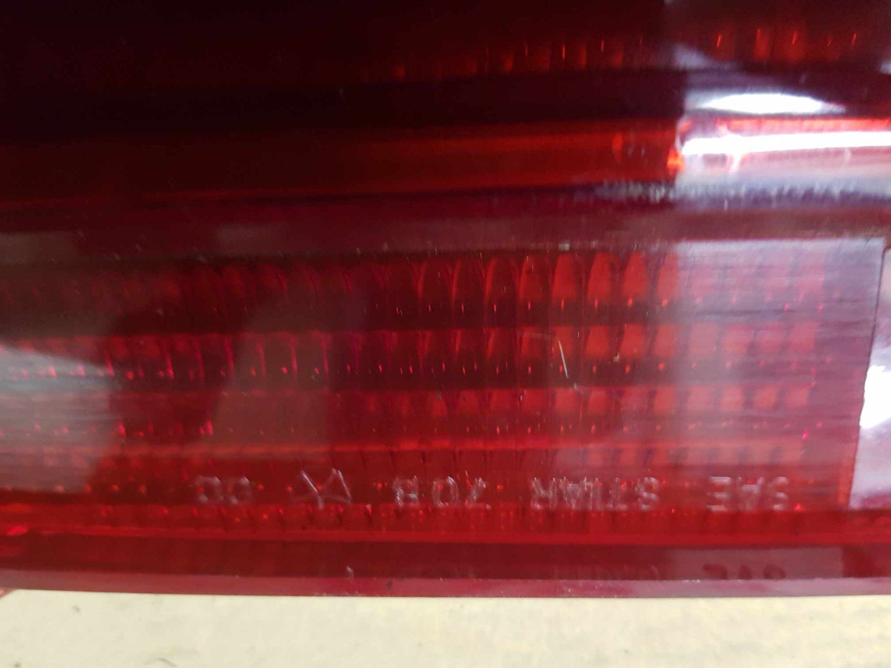 Tutti pezzi di ricambio auto: 1970 Cuda Barracuda Rücklichtglas – Nuovo (secondo la descrizione) da Niedergösgen venduto da usc_8qc6 2