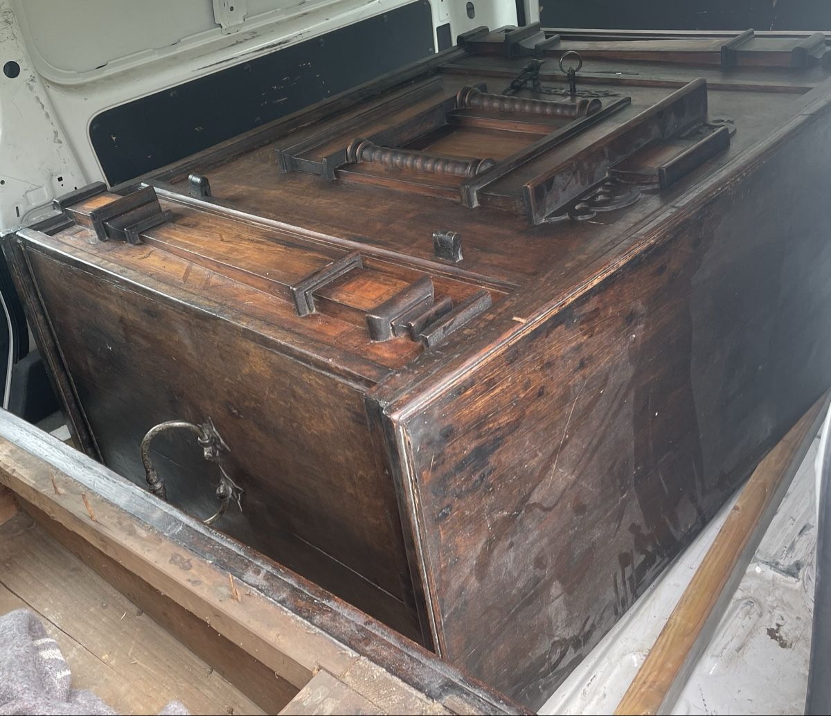 Armoires: Antik Schrank Kredenz Anrichte uralt – D'occasion à Rorschacherberg par farmer61