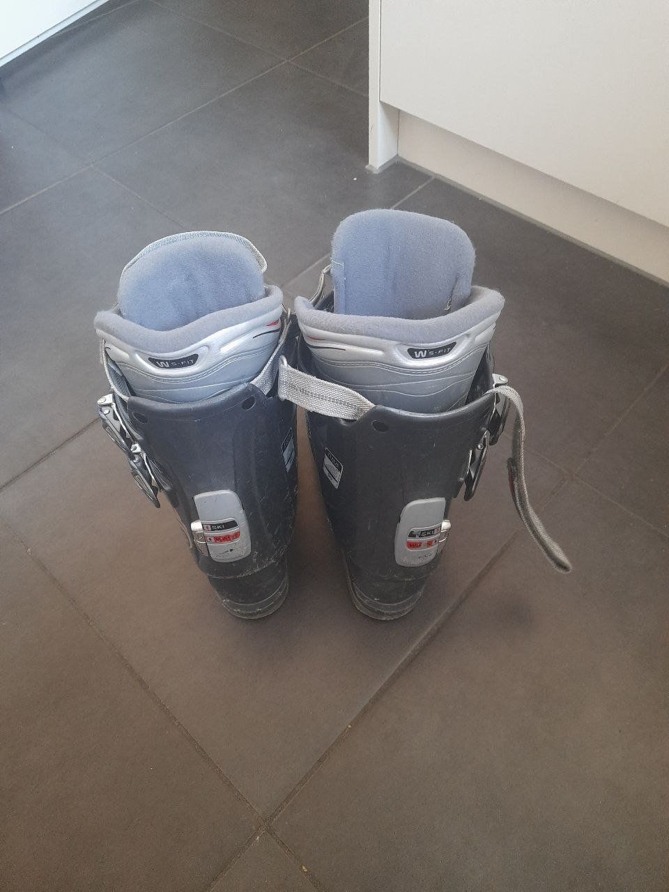 Chaussures hommes: Ski Schuhe! Gr37.5 – D'occasion à Zürich par vik_q29w 2