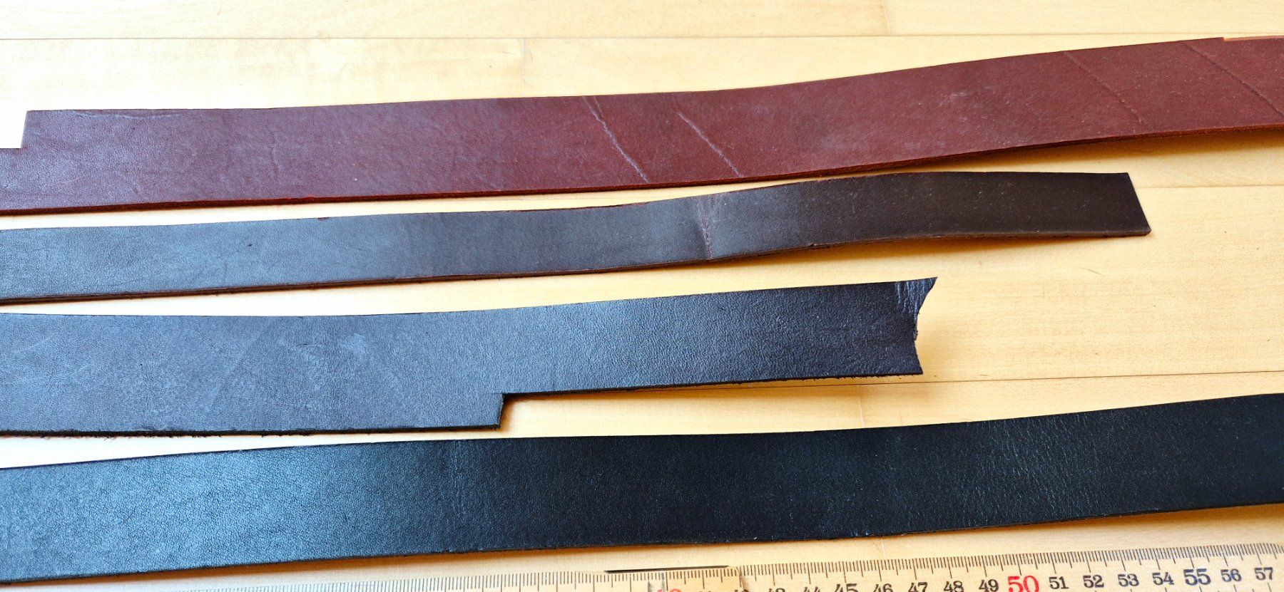 Stoffe: 4 Lederriemen Geschirrleder Restpaket – Neu und originalverpackt aus Menziken von Zyropa