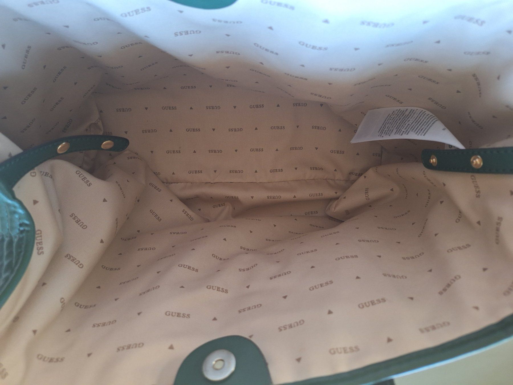 Guess Borse da donna: Guess Vikky Shopper – Usato da Grenchen venduto da Schoggijoghurt 2