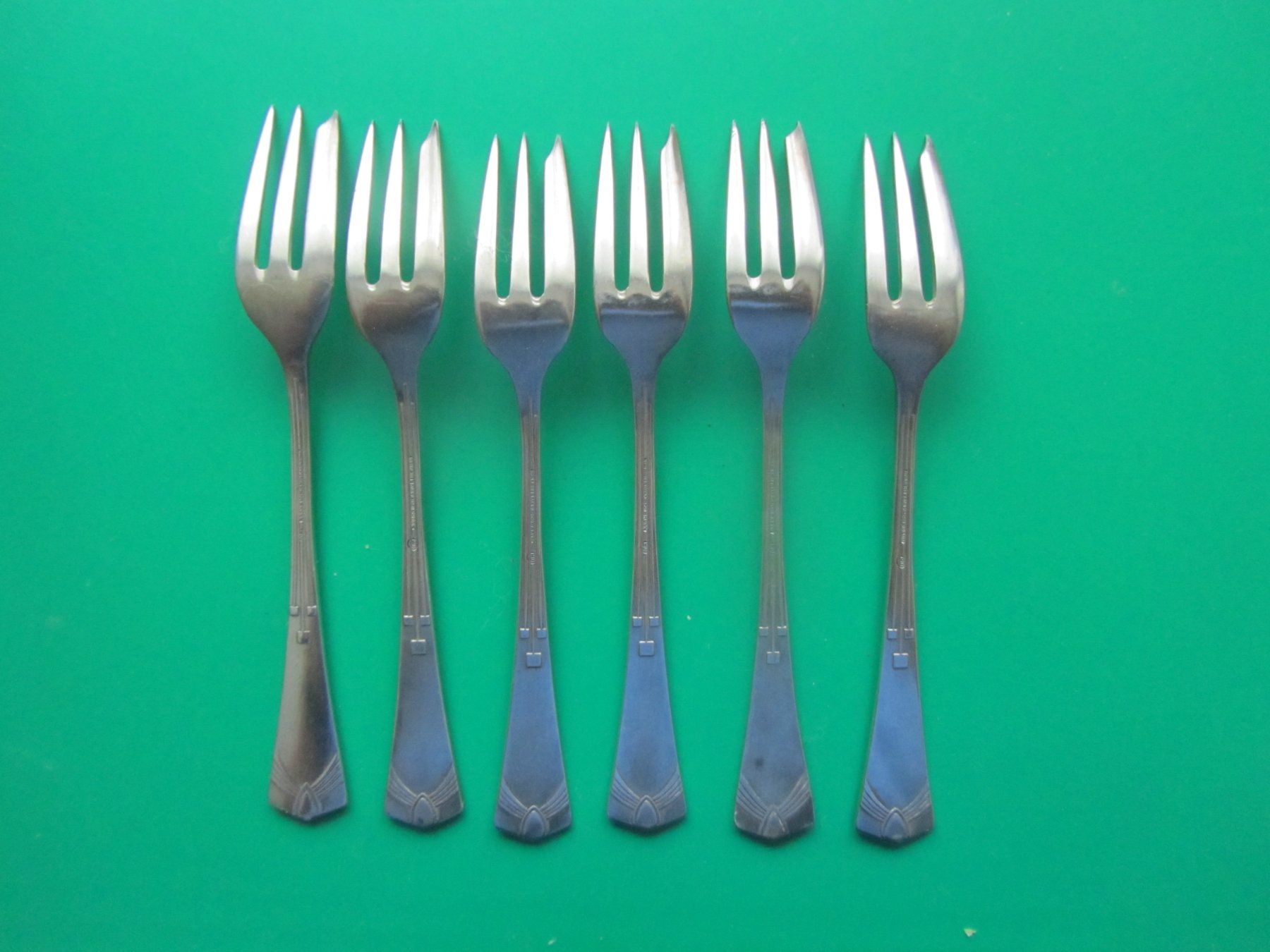 Set di posate: Jugendstil Dessert Gabel-Heilbrönn um 1920 – Usato da Luzern venduto da Lucernauno 2