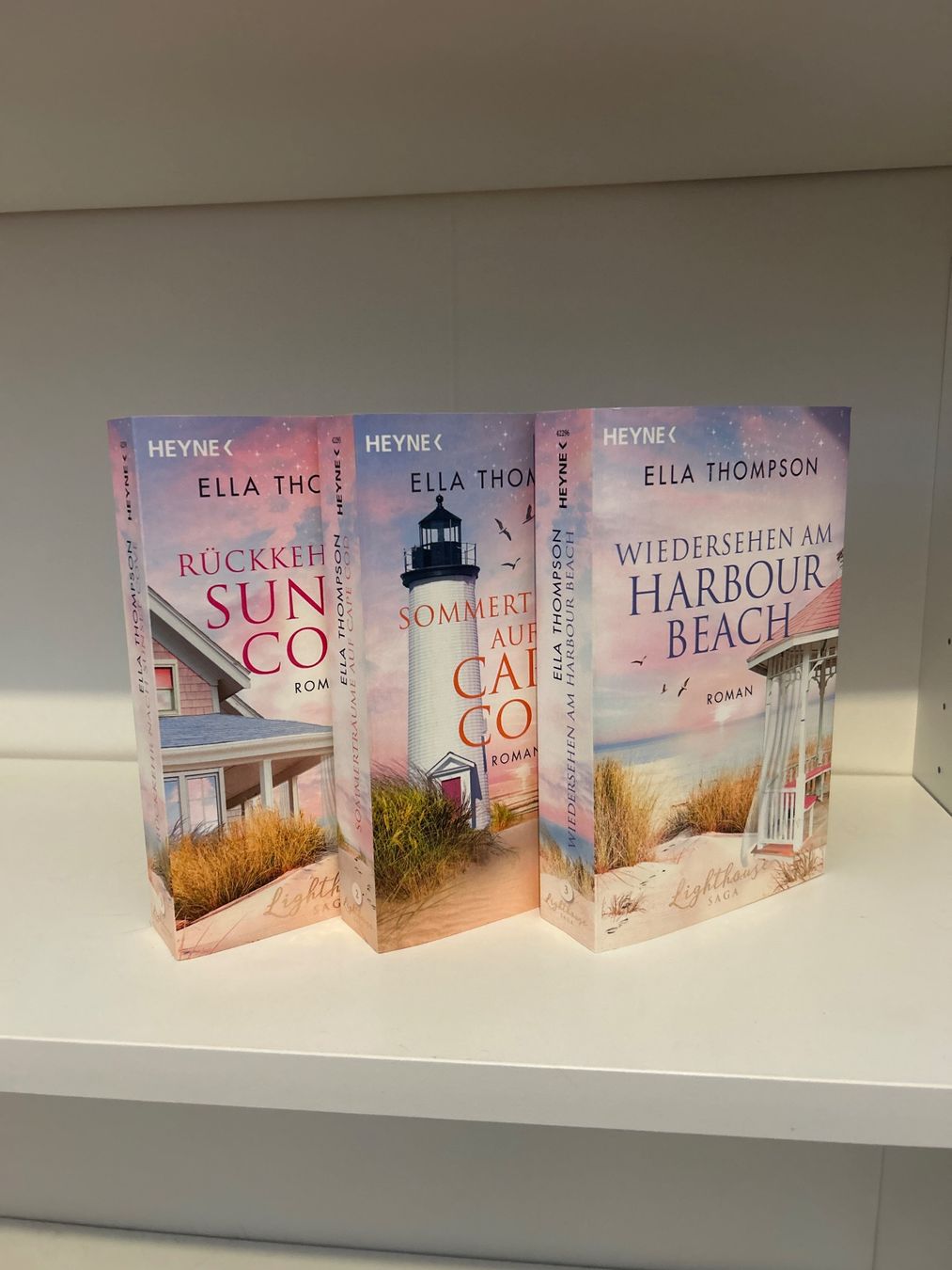 Libri: Lighthoue Saga von Emma Thompson – Nuovo (secondo la descrizione) da Plons venduto da naga23 1