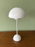 Flowerpot VP3 Verner Panton Tischlampe, Weiss, neu und OVP.