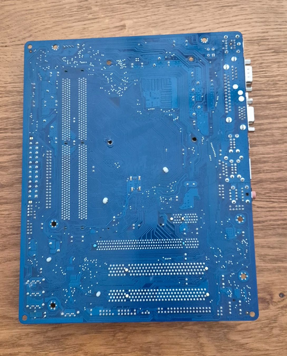 Gigabyte Schede madri: Gigabyte GA-G41MT-S2, Socket 775, DDR2, ATX – Usato da Neyruz FR venduto da RetroLab_ 2