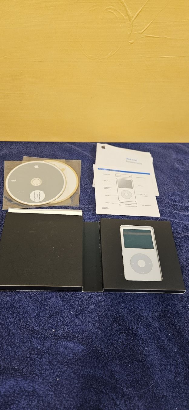 Apple Lettore multimediale portatile: Apple iPod Musikplayer mit Originalverpackung – Usato da Riehen venduto da Herr_Habido 2