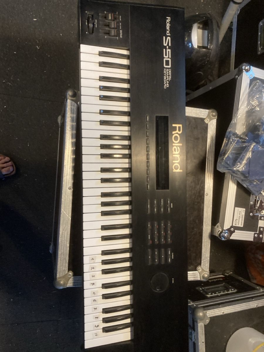 Roland Instruments de musique: keyboard – D'occasion à Signau par jamblaser 1