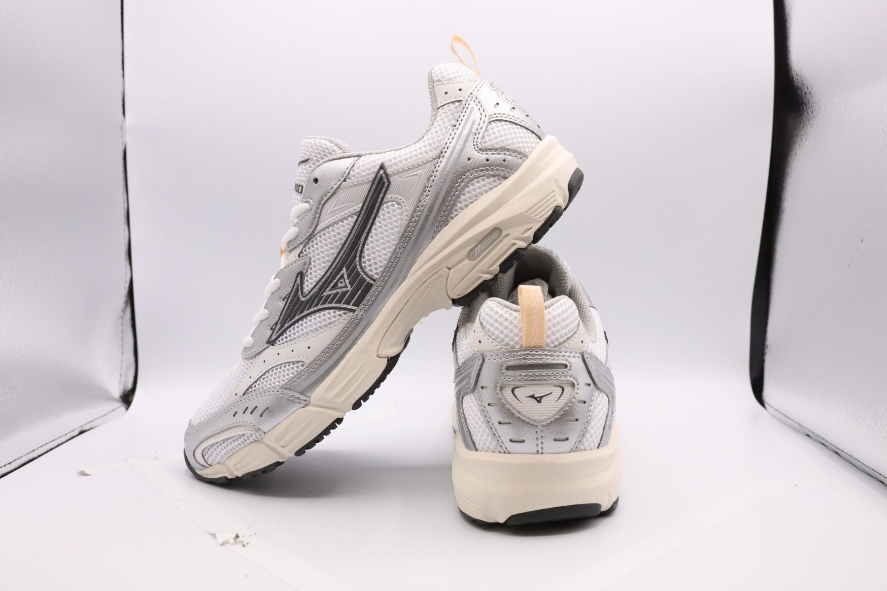 Mizuno Chaussures hommes: Mizuno MXR Sport - Iron Gate EU 44 – Neuf avec emballage d'origine à Schaffhausen par outlez 2