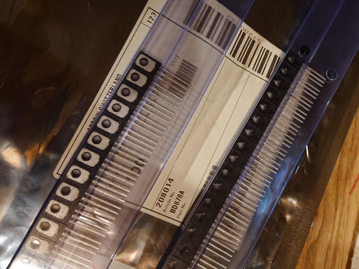 Elektronikbauteile: Darlington-Transistor PNP 60V 4A - BD678A – Neu (gemäss Beschreibung) aus Grenchen von Zombiepolizist
