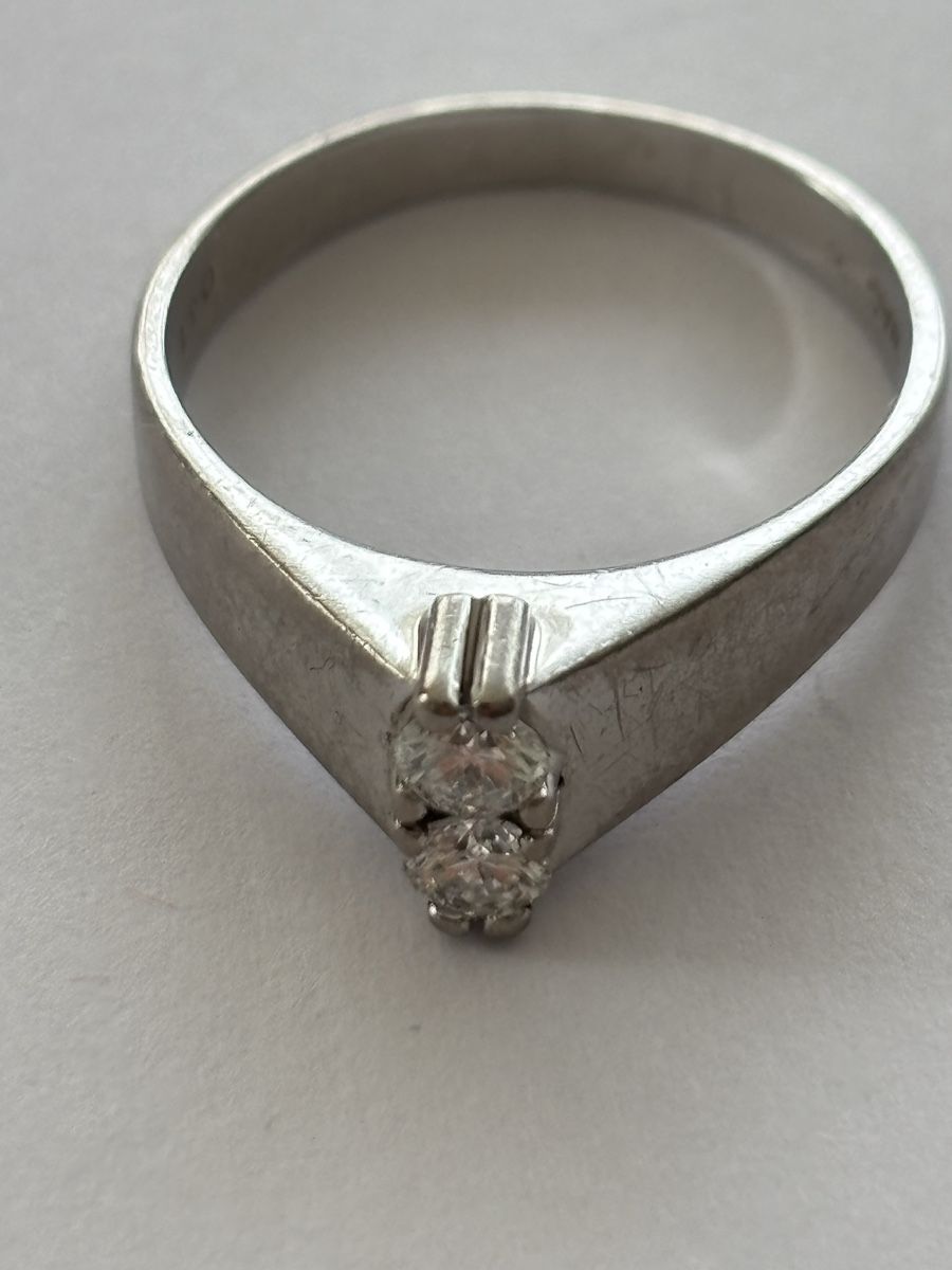 Anelli: Ring mit 2 Diamanten, 750er Weissgold, – Usato da Langnau am Albis venduto da flusspflege 5