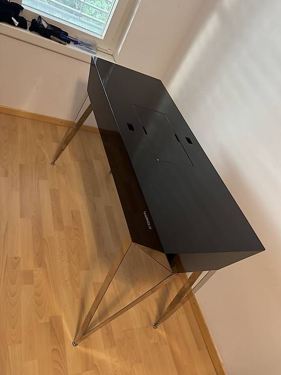 Tables: DJ Tisch GLORIOUS – D'occasion à Wildegg par marcsen1988 2