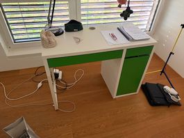 IKEA Schreibtisch 105 × 50 cm weiss/grün