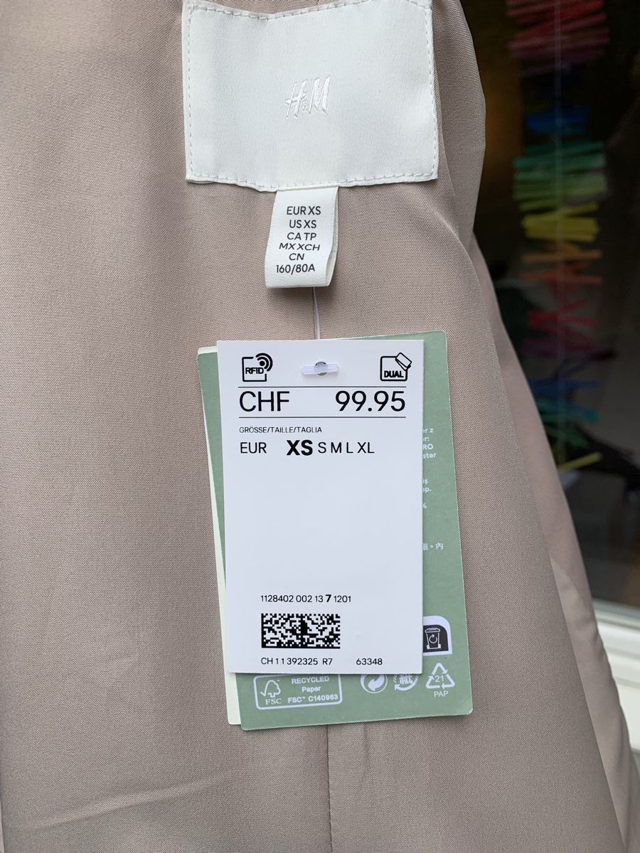H&M Cappotti: Klassischer Beige Trenchcoat - Grösse XS – Nuovo e nell'imballaggio originale da St. Gallen venduto da ruettimann.camilla 4