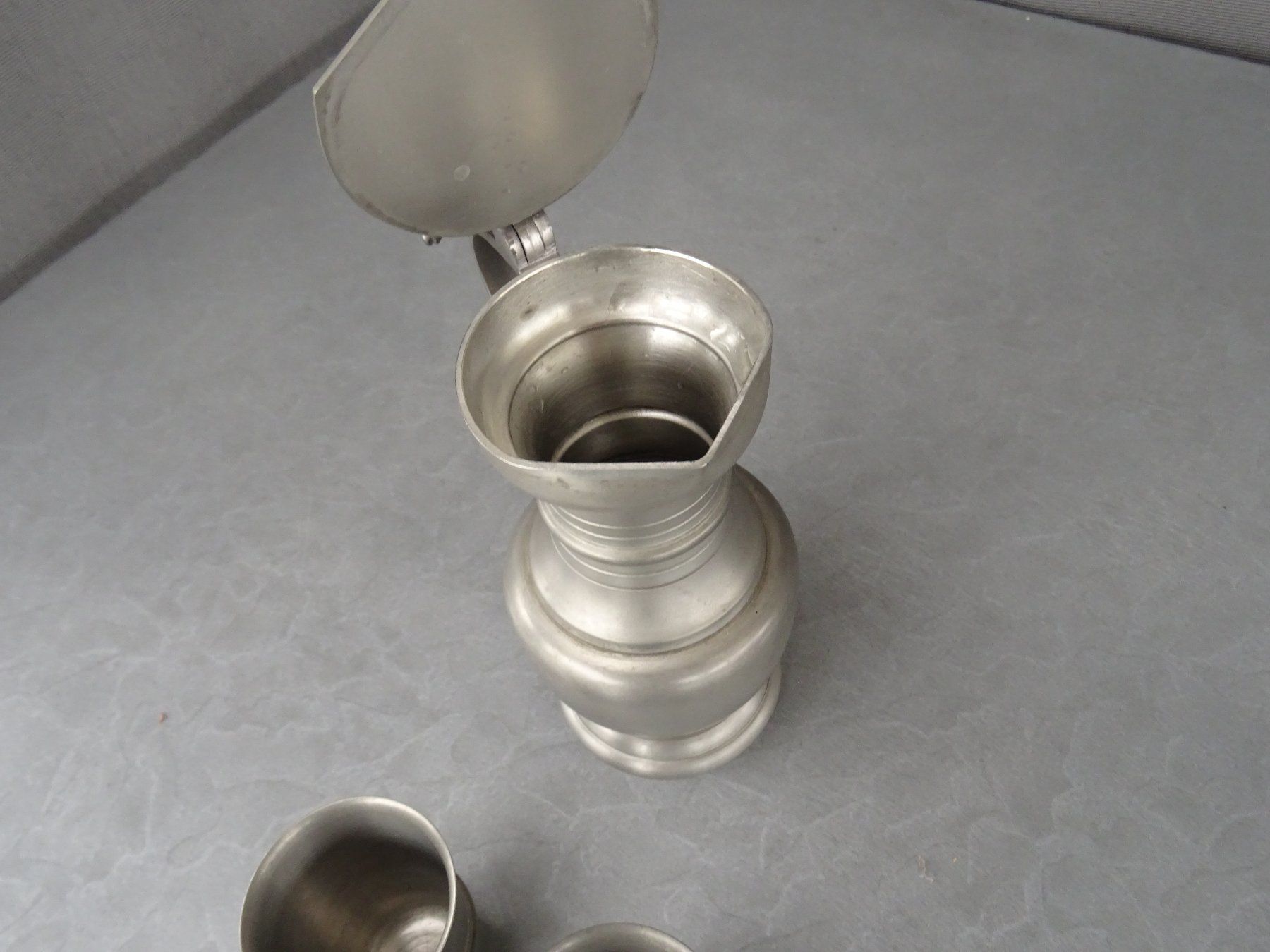 Caraffe: Kanne mit Becher 95% Fein Zinn – Nuovo (secondo la descrizione) da Rothrist venduto da heinrich1966 3