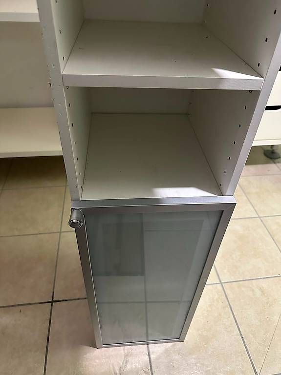 Armoires: Badschrank / Putzmittelschrank – D'occasion à Muttenz par mae_r67m 2