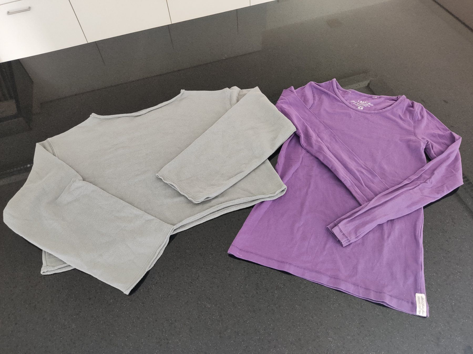 Kleiderpakete & -sets: Mädchen Oberteile langarm 152 – Gebraucht aus Kriens von rinzmann