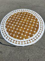 Gartentisch mit Mosaikmuster, ideal für den Sommer!
