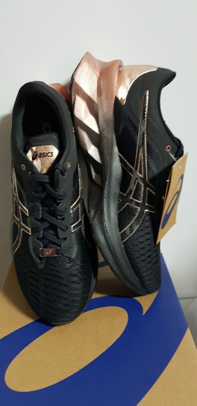 Asics Scarpe da donna: ASICS NOVABLAST PLATINUM DAMEN GR.40.5 – Nuovo e nell'imballaggio originale da Kilchberg ZH venduto da boanse 9