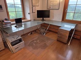 Design-Bürotisch Glas/Metall. Top Zustand, fast gratis