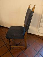 8 elegante Polsterstühle Dunkelblau mit Goldpunkten