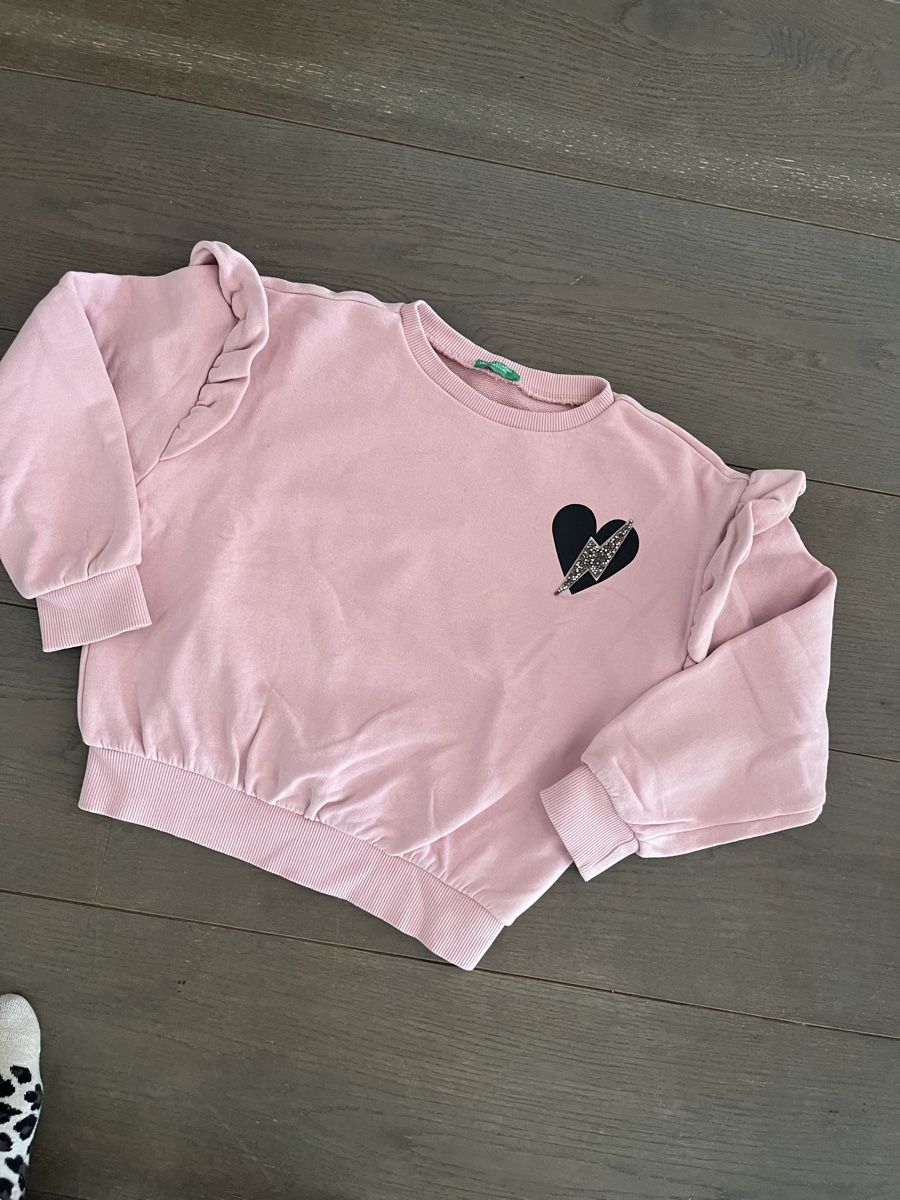 Benetton Pullover & Sweatshirts: Pull Sweat Benetton 8/9 ans – Gebraucht aus gland von Moral