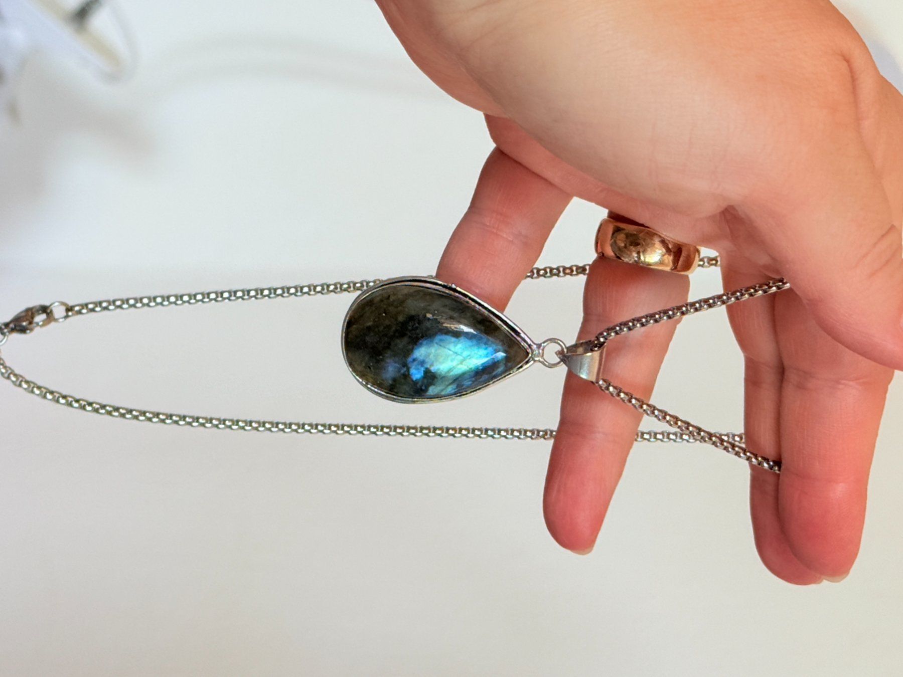 Catenine: Superbe pendentif Labradorite & chaîne – Nuovo e nell'imballaggio originale da Genève venduto da AWWA 7