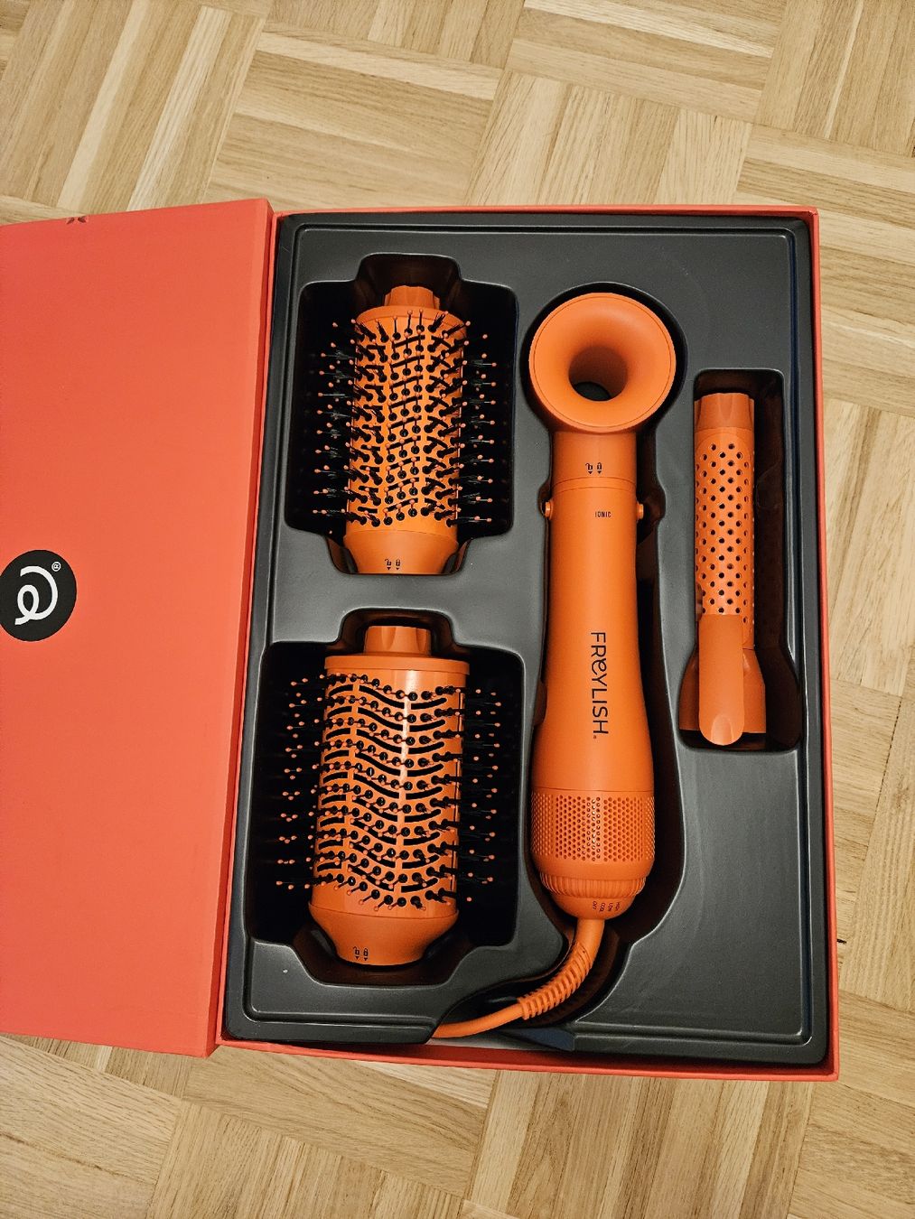 Sèche-cheveux: Föhn mit Haarbürsten – Neuf (Voir description) à Pfaffhausen par mat_ld9l