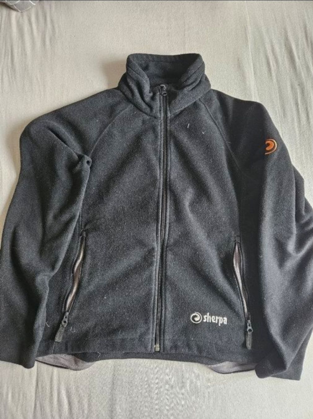 Sherpa Giacche: Sherpa Black Fleece – Nuovo (secondo la descrizione) da Zollikofen venduto da Vintageforyou