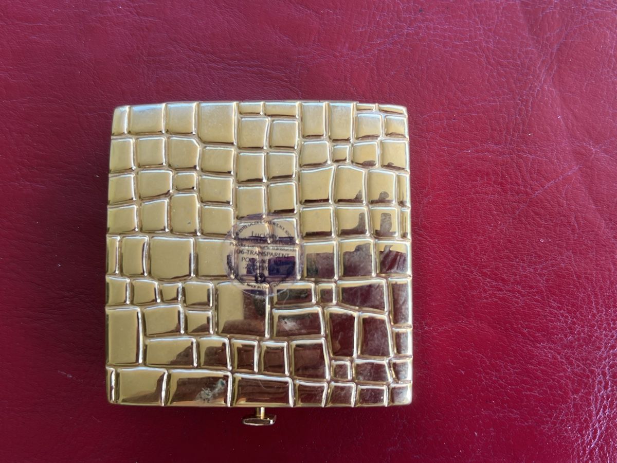 Estée Lauder Maquillage: Estee Lauder Kompaktpuder goldfarben mit Steinen – Neuf (Voir description) à Wettingen par sauna67 2