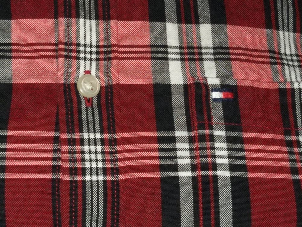 Tommy Hilfiger Camicie: Chemise / Hemd TOMMY HILFIGER  Taille / Grosse S .... – Usato da Cossonay-ville venduto da Super-Price-Quality 2
