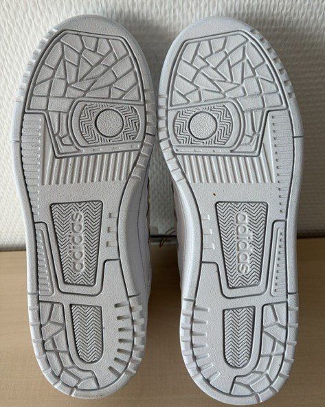 Adidas Scarpe da donna: ADIDAS RAPID COURT MID Gr. 38 – Nuovo e nell'imballaggio originale da Emmenbrücke venduto da Galerie 6