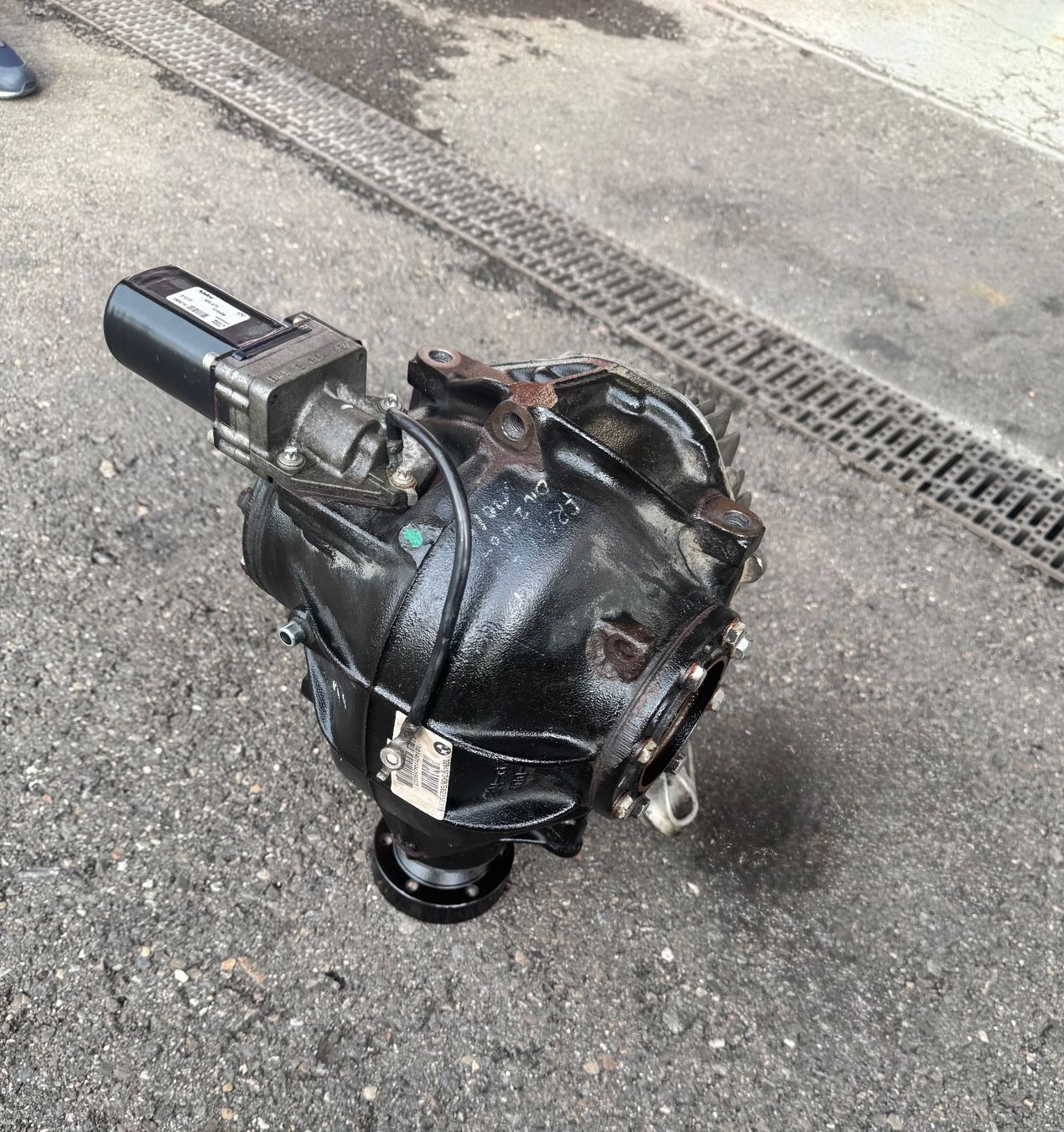 BMW Alle Autoersatzteile: BMW M5 F10 Sperrdifferential – Defekt aus Meilen von SimoKutlin46 3