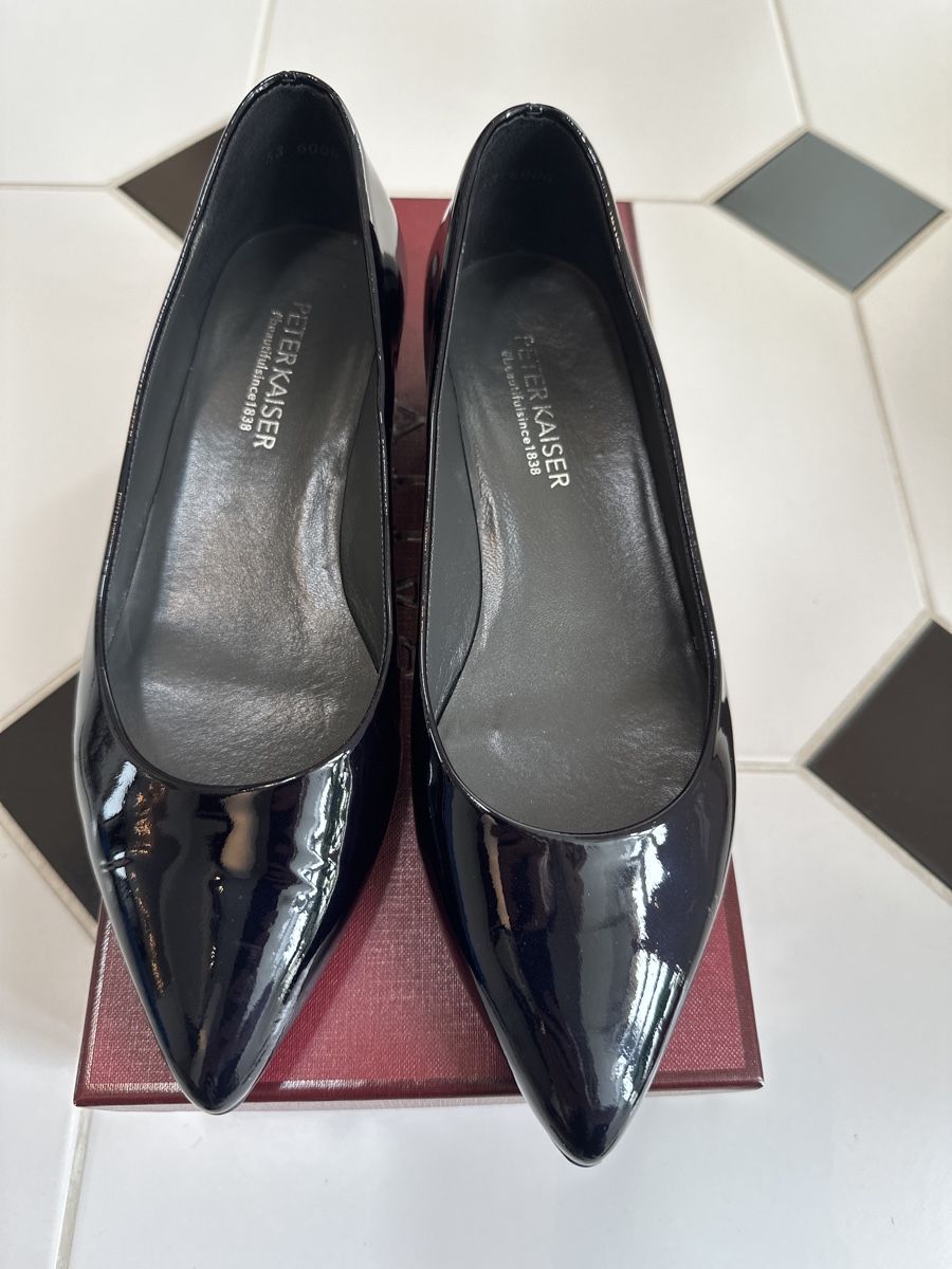 Scarpe da donna: Peter Kaiser, Elegante Lack Pumps, Schwarz, Grösse 4.5 – Usato da Neftenbach venduto da panam4 1