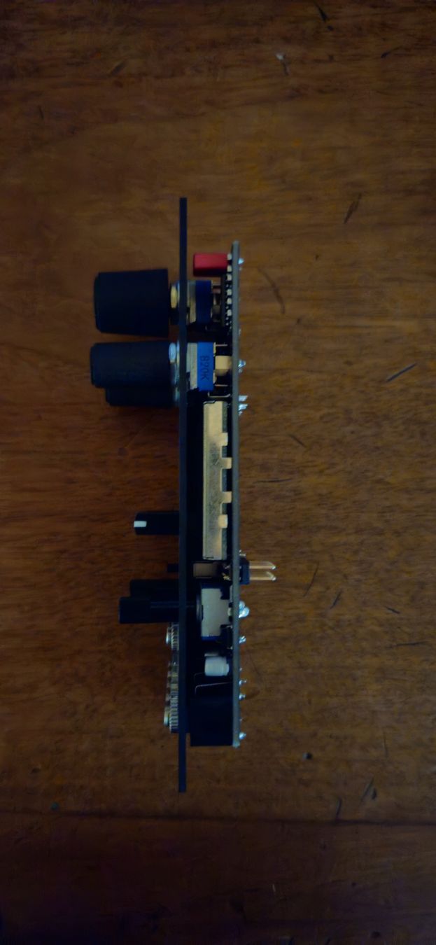Strumenti musicali: Cosmotronic Peradam Eurorack Distortion  – Nuovo (secondo la descrizione) da Vulliens venduto da irauchimax 1